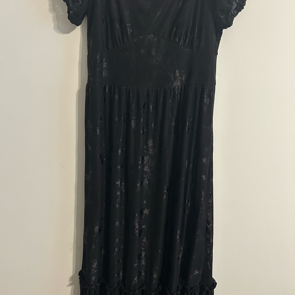 Elegant Black Short-Sleeve Dress
